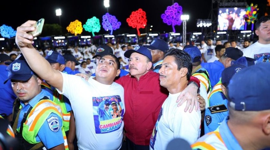 daniel ortega poder disminuido nicaragua implosion