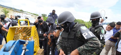 policia destruye armas carceles honduras