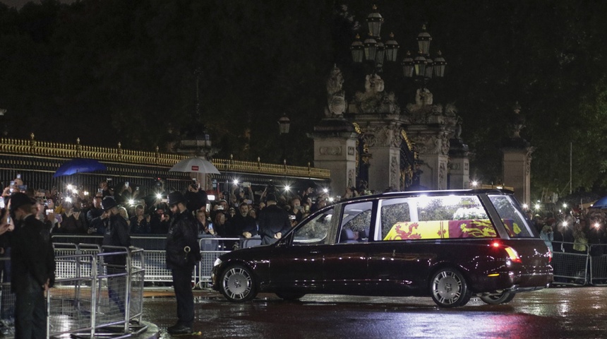 cuerpo reina isabel llega a buckingham