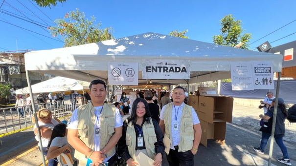 jovenes nicaraguenses observadores elecciones salvadoreñas