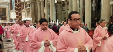 sacerdotes desterrados nicaraguenses