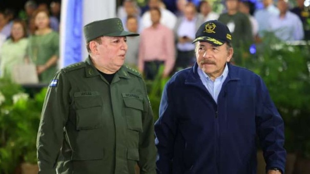 general julio cesar aviles y daniel ortega