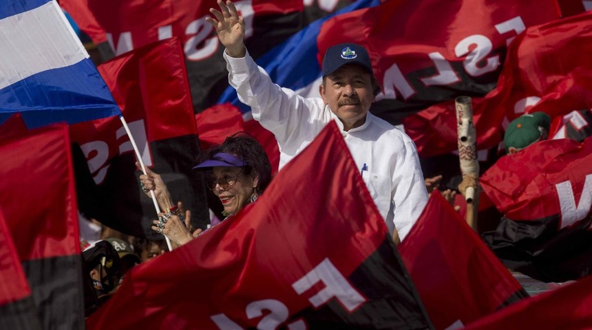 daniel ortega bandera fsln efe