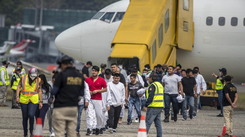 migrantes llegan guatemala deportados