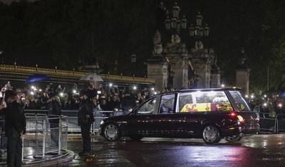 cuerpo reina isabel llega a buckingham