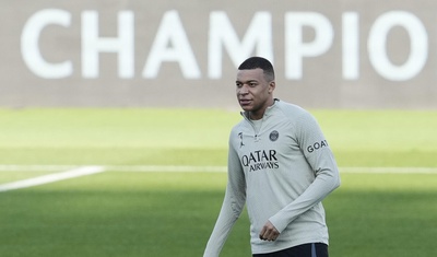 delantero psg mbappe entrena