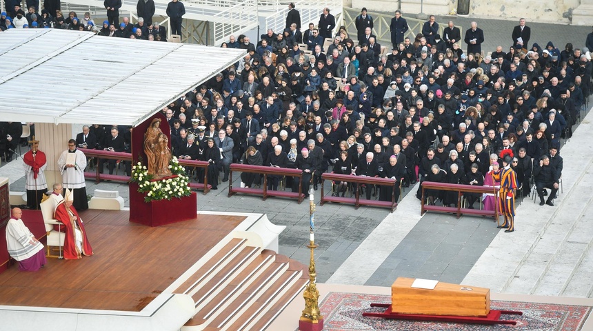 funeral del papa benedicto xvi