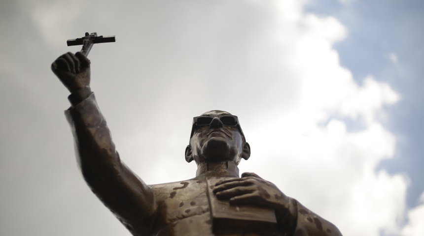 monumento san oscar arnulfo romero el salvador