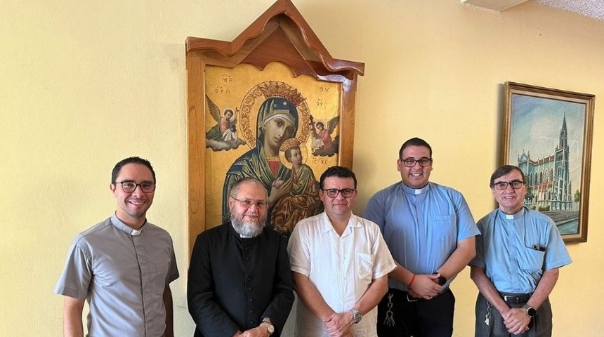 padre uriel vallejos parroquia san isidro labrador