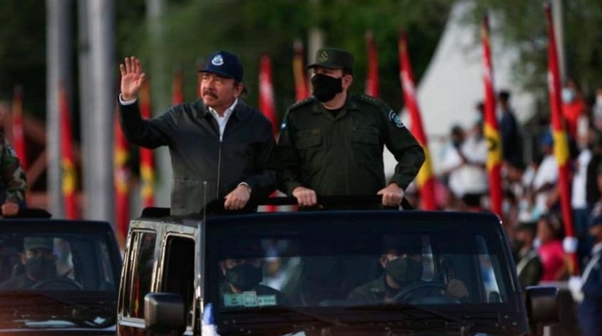 daniel ortega y jefe ejercito nicaragua