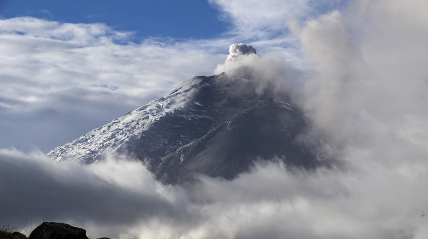 volcanes cotopaxi y sangay en Ecuador