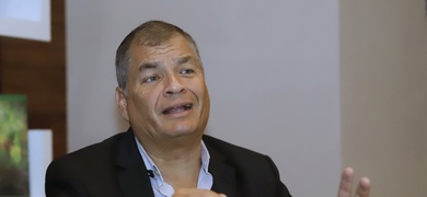 rafael correa ofrece apoyo a daniel noboa