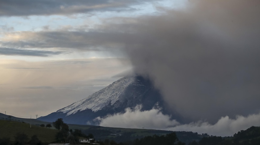 ecuador caida ceniza volcan cotopaxi