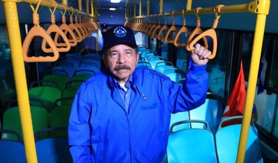 daniel ortega posa buses chinos