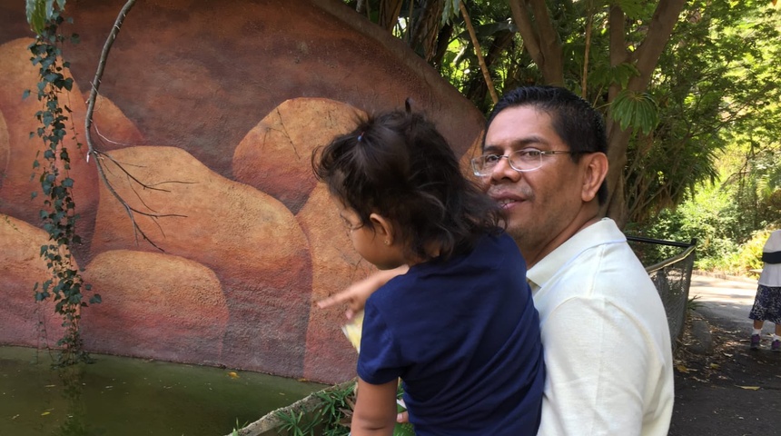 Miguel Mendoza y su hija