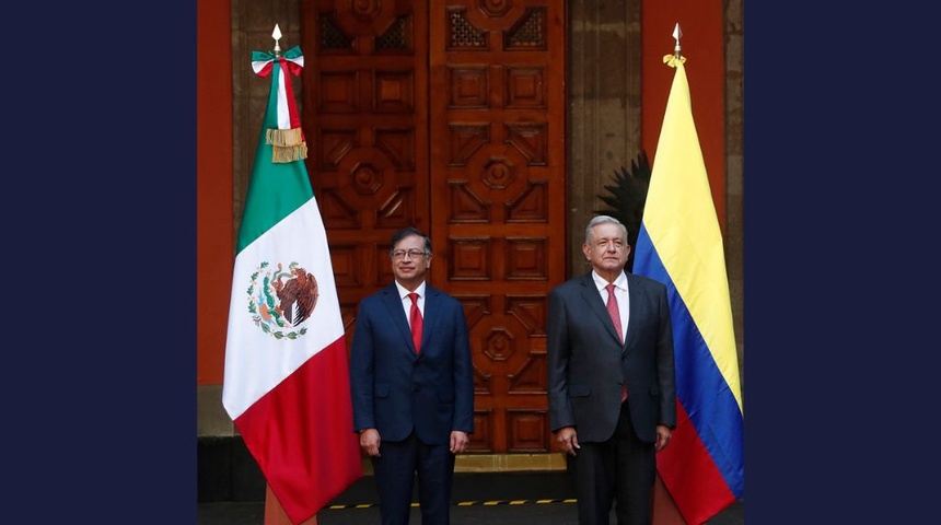 reunion de obrador y petro