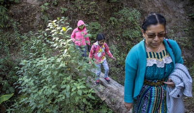 ninos indigenas de guatemala