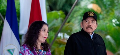 daniel ortega y su esposa rosario murillo