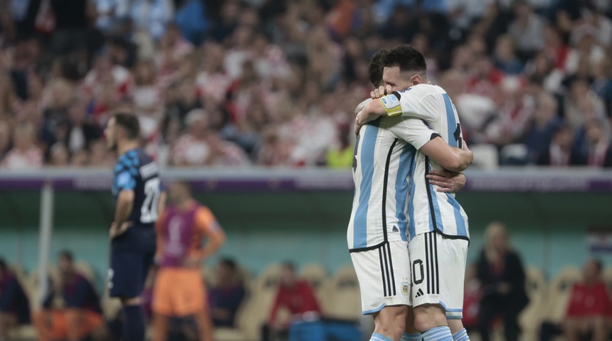 messi y julian alvarez