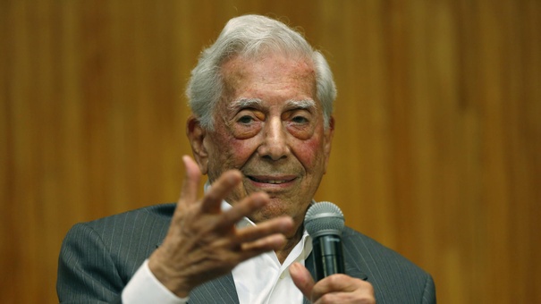 escritor peruano vargas llosa hospitalizado covid-19