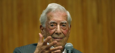 escritor peruano vargas llosa hospitalizado covid-19