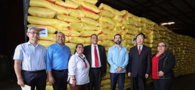 china hace donativo a nicaragua de trigo y fertilizantes.