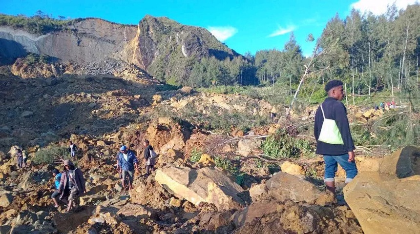 victimas avalancha tierra norte de papua