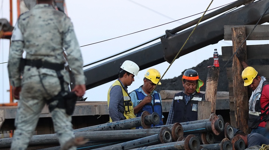 mineros soterrados mexico