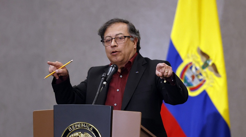 encuesta desaprobacion gustavo petro colombia