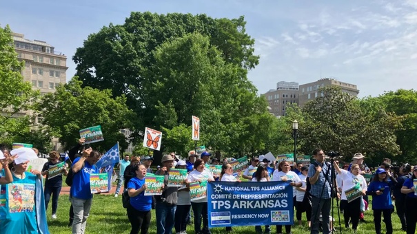 migrantes protestan frente a la casa blanca