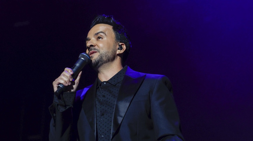 luis fonsi celebra musica espanol luis