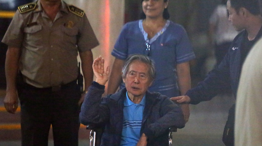 alberto fujimori debe seguir en prision