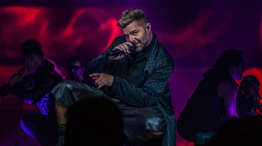 ricky martin denuncia acoso