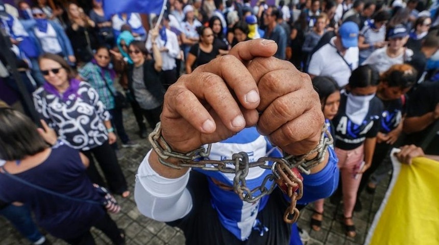 hombre encadenado nicaragua