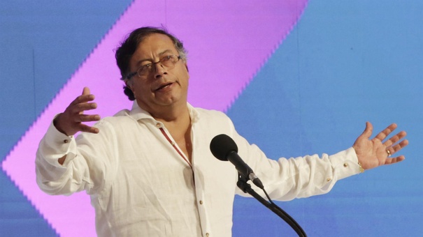 gustavo petro presidente colombia paz total