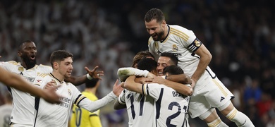 jugadores real madrid celebra gol