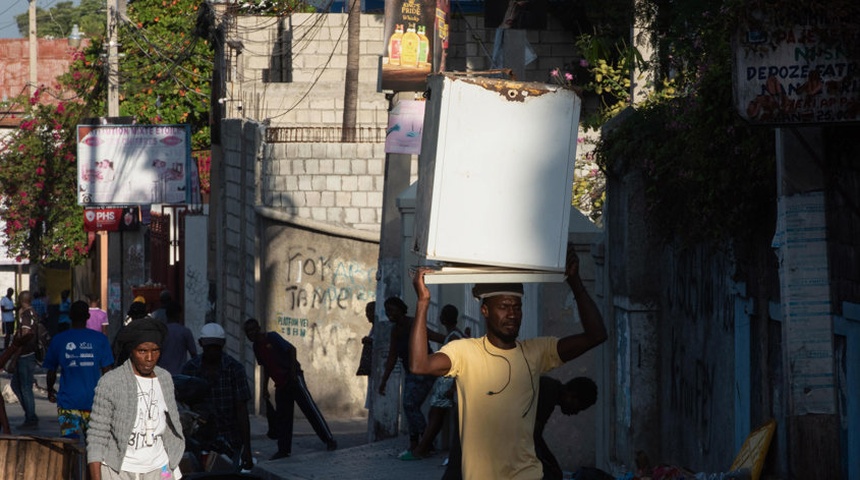 haiti puerto principe paralizada violencia