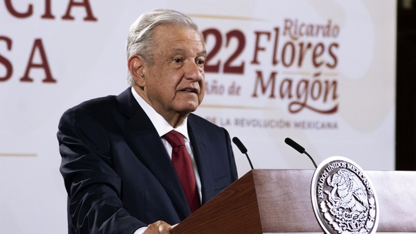 amlo palacio nacional pib