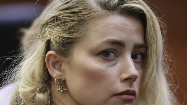 Amber Heard esperando la sentencia del su juicio con Johnny Depp.