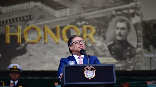 gustavo petro retira embajador venezuela