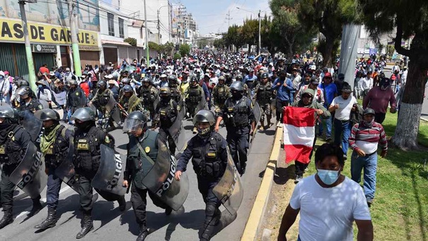 crisis en peru