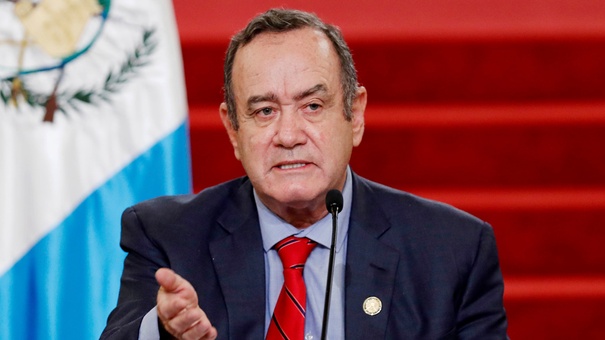 juez cita a presidente de guatemala