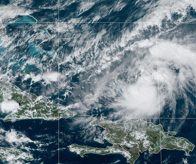 Cuba prevé que el huracán Óscar toque tierra tarde este domingo por su extremo nororiental