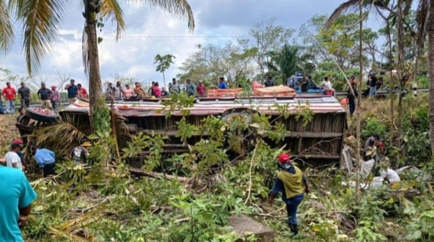 vuelco de autobus en caribe norte nicaragua