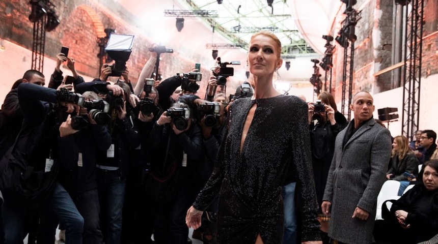 celine dion pierde control musculos enfermedad neurologica