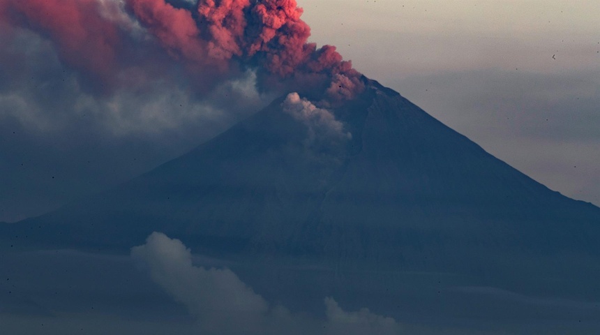 volcan cenizas ecuador