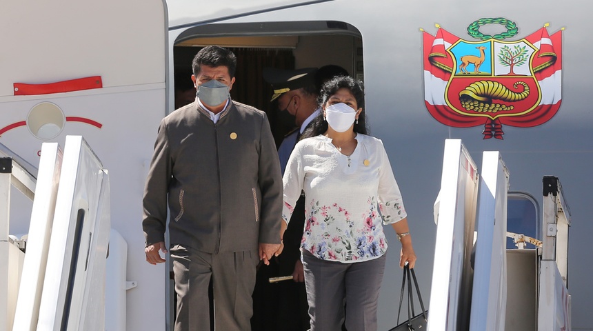 esposa de pedro castillo abandona peru