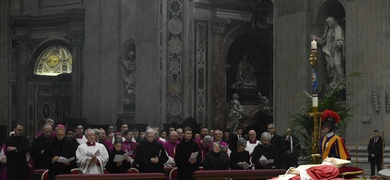 vela del papa emerito benedicto xvi