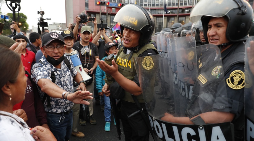 manifestantes peru