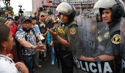 manifestantes peru